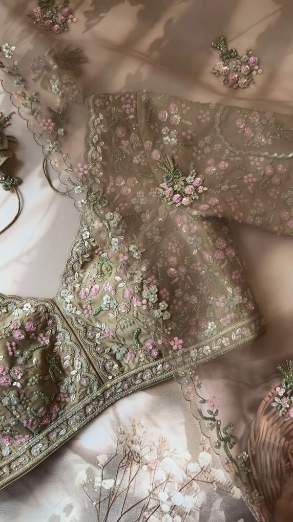 Elegant Mauve Embroidered Net Saree with Blouse - Image 2
