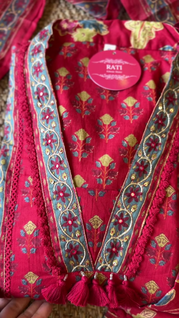 Vintage Bohemian Red Cotton Suit – A Blend of Tradition & Artistry