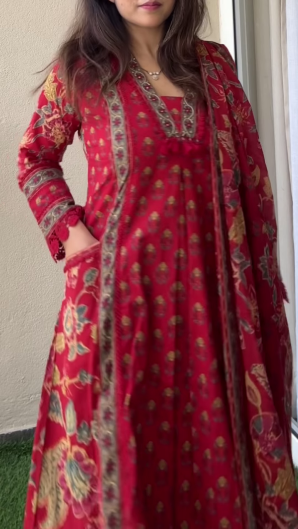 Vintage Bohemian Red Cotton Suit – A Blend of Tradition & Artistry - Image 2