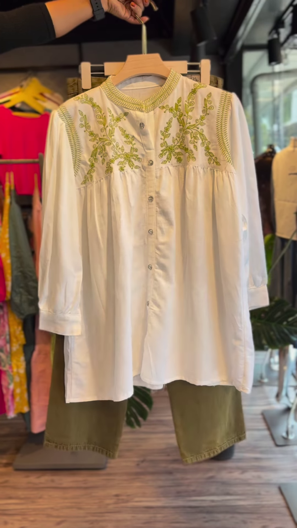 Olive Garden: Embroidered Kurta & Cropped Pants Set