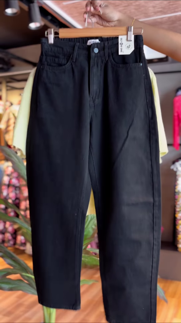 Botanical Breeze: Knit Tee & Tapered Pant Set - Image 2